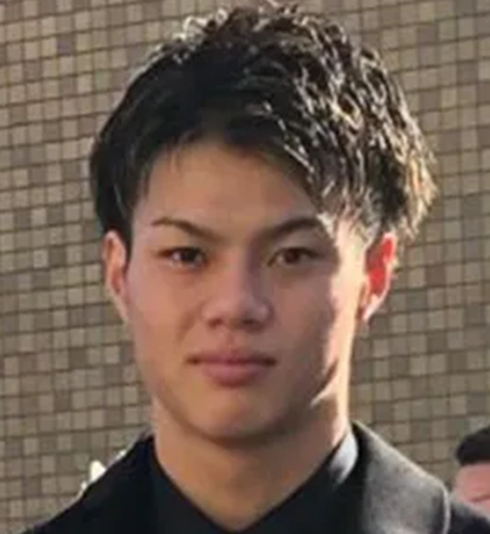 秋山　星也